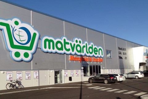 Timab installerar CO2-kyla i Matvärldens nya butik.